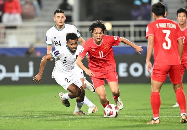 bi-loai-khoi-asian-cup-hlv-shin-buc-xuc-trut-con-gian-len-dt-viet-nam