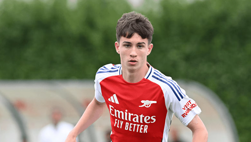arsenal-rao-riet-giu-chan-sat-thu-u18-truoc-su-nhom-ngo-cua-palace-va-norwich